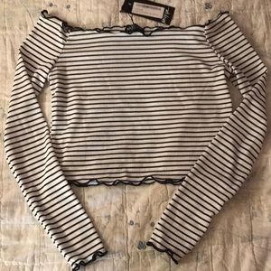 Off the Shoulder Long Sleeve Crop Top
